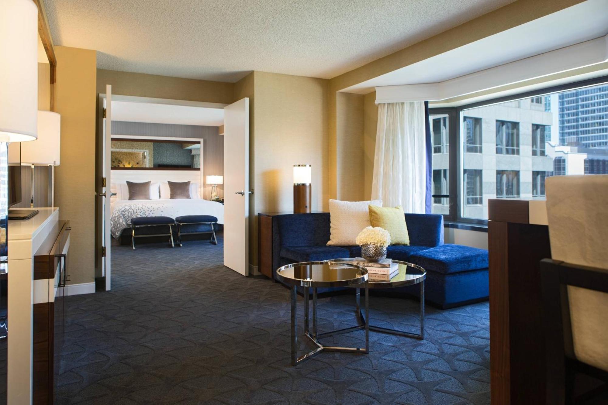 Renaissance Chicago Downtown Hotel Exterior foto